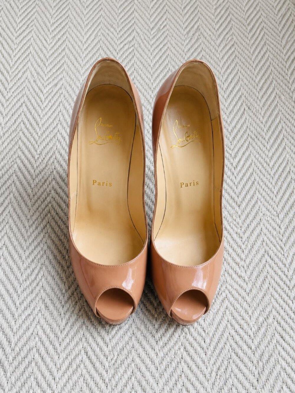 Christian Louboutin Nude Patent Leather Peep-Toe Pumps – Size 38